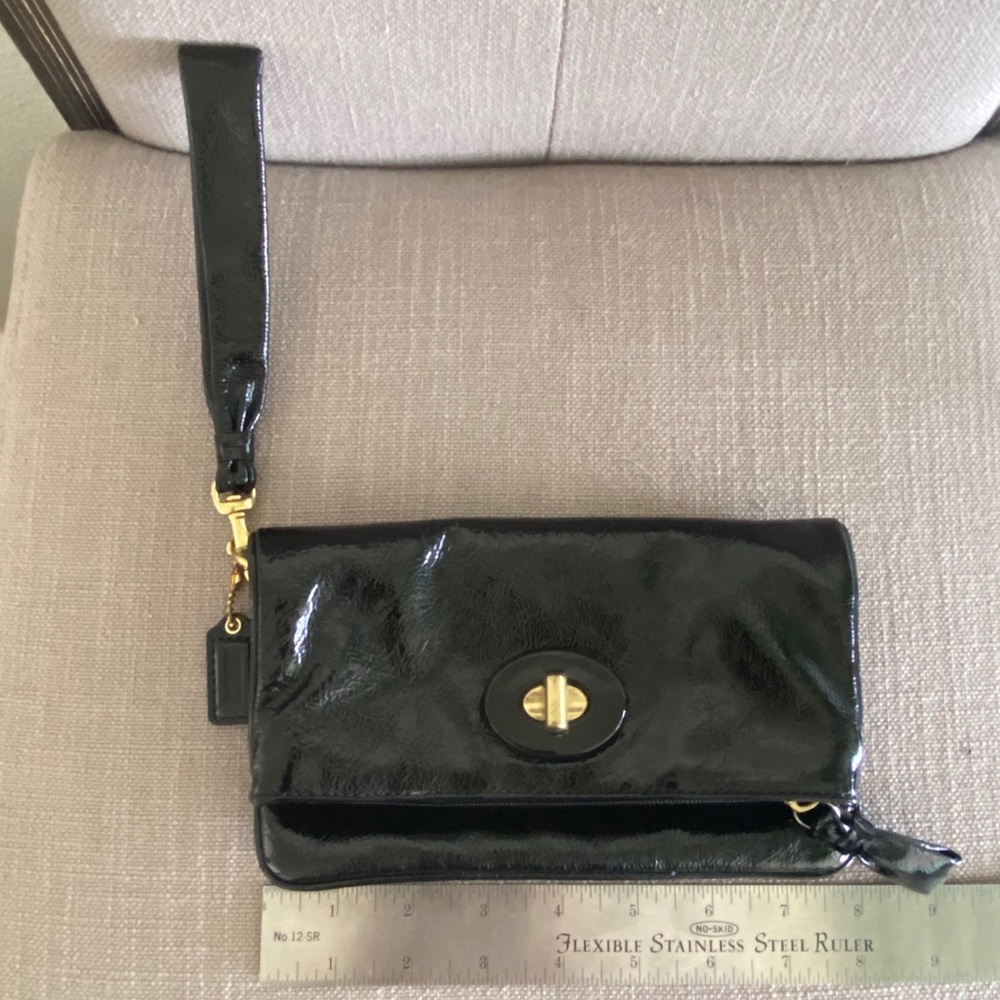 Coach Patent Black Resort Op-Art Wristlet 42437